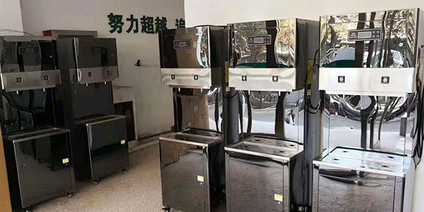 圣藍教您學(xué)校專用步進式開水器保養(yǎng)方法